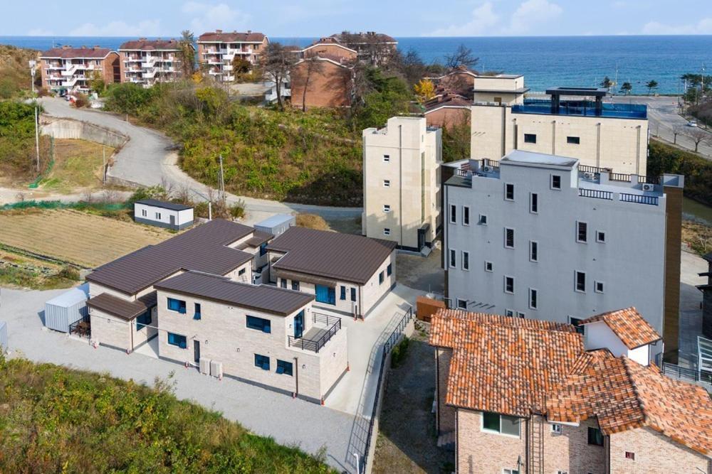 Gangneung Gyeongpo 345 Pool Villa Ngoại thất bức ảnh